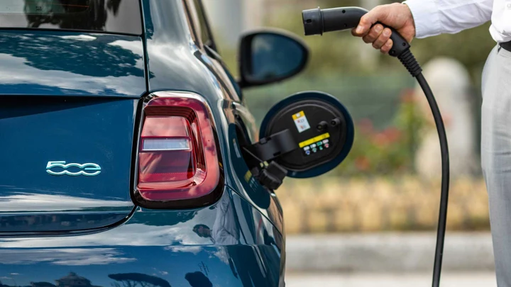Auto elettriche: l'Italia è tra i Paesi meno preparati alla transizione EV