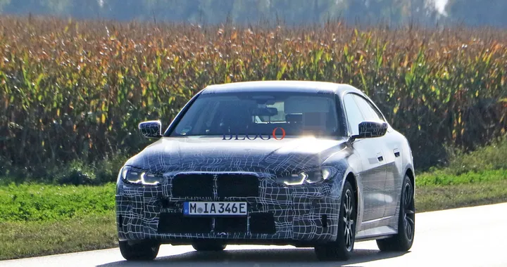 BMW i4: le foto spia della berlina elettrica