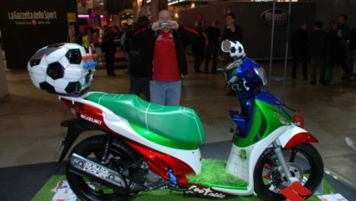 Eicma 2008: Suzuki Sixteen Footable