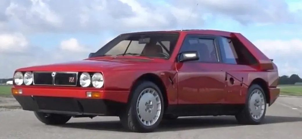 Lancia Delta S4 stradale: esemplare dell'auto storica in vendita