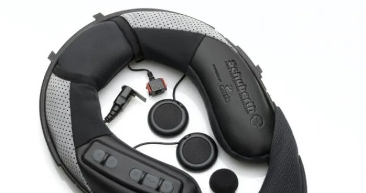 Schuberth: kit SRCs per il nuovo casco S2 in anteprima all'Intermot di Colonia