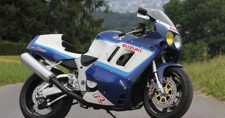 Suzuki GSX-R 1300 Hayabusa: restomod by Falk Dirla