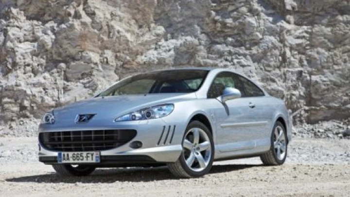 Nuovi motori HDi per la Peugeot 407 Coupé