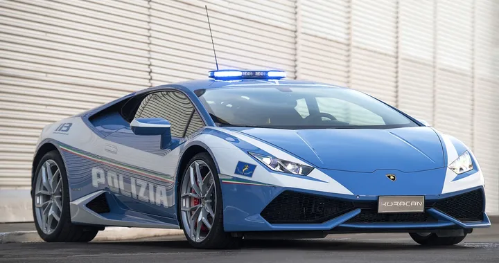 Supercar forze dell'ordine: servizi veloci