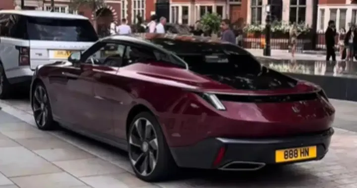 Una Rolls-Royce da 30 milioni, è unica al mondo: sorpresa a Londra