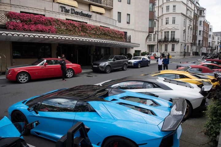 Londra, dice stop alle supercar irregolari: sequestrate 72 auto di lusso