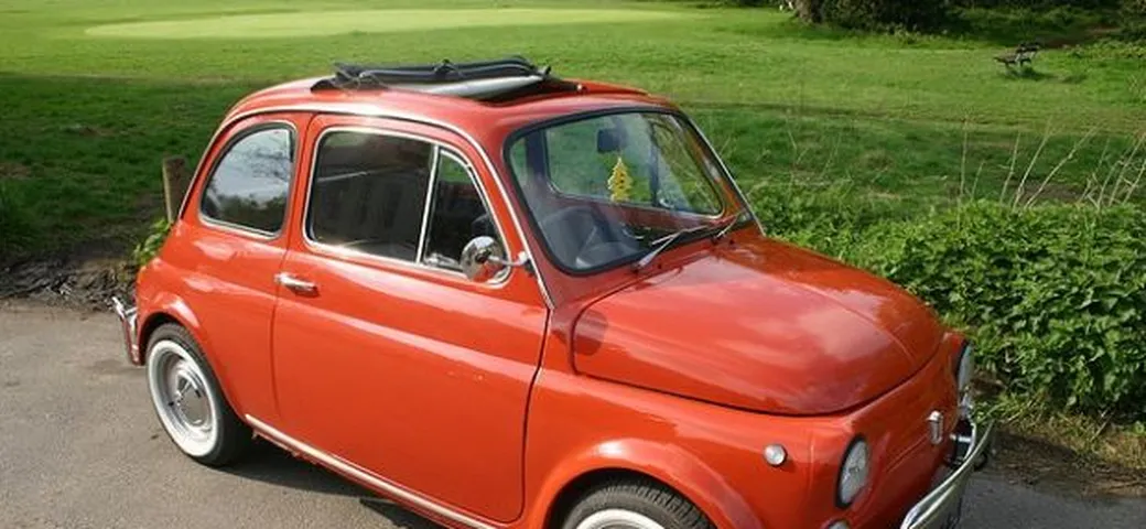 La Fiat 500 L del 1971 del Premier inglese David Cameron venduta a 22.950 euro.