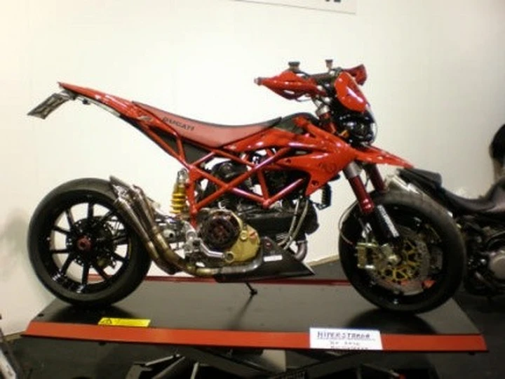 Una bella Hyperstrada!