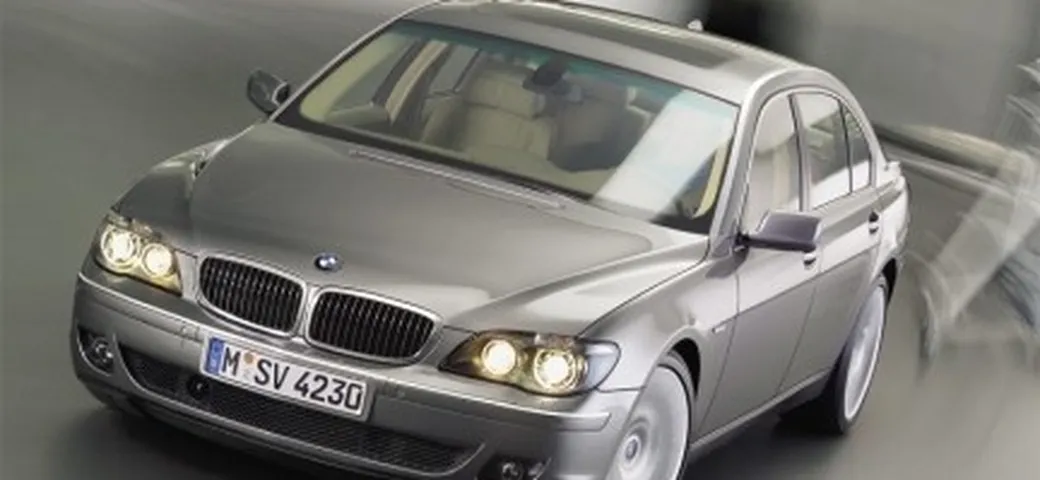 Bmw e i suoi propositi di alleanza con PSA e Mercedes