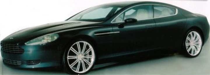 DB9 Rapide - una Aston Martin a 4 porte