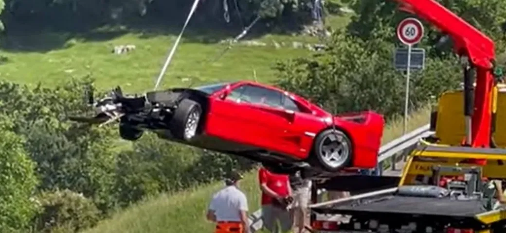 Ferrari F40 da concorso distrutta in un incidente [Video]