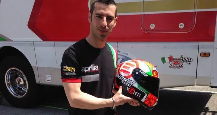 Superbike Imola 2014: all'asta un casco di Marco Melandri per Emergency