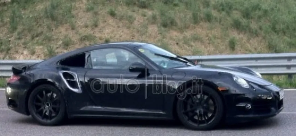 Porsche 911 Turbo MY2014: avrà quattro ruote sterzanti?