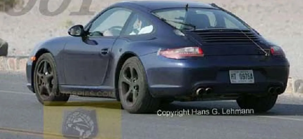 Porsche 911: pronto un restyling per il 2007