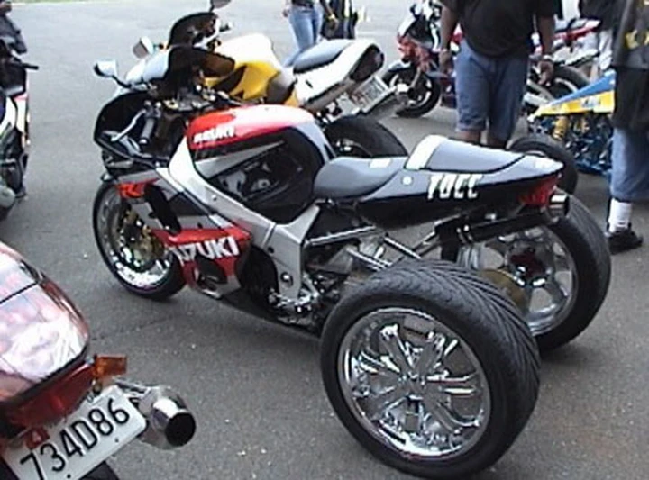 Trike Suzuki