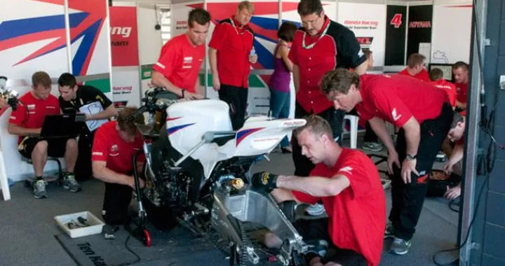 Superbike: porte aperte dei Box Honda ad Imola