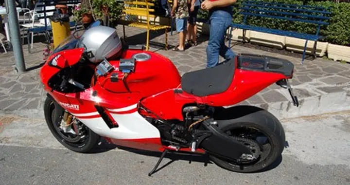 Avvistata sulla Futa una Desmosedici RR di test