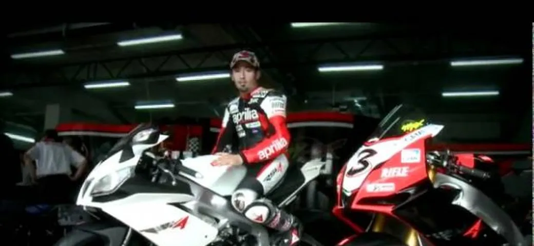 Video: Max Biaggi presenta la RSV4 R