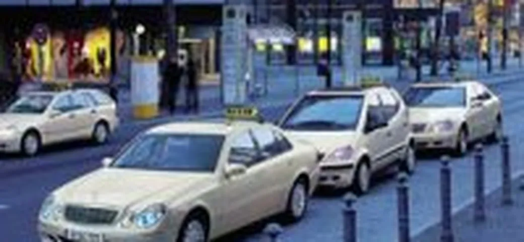 Anche i taxisti tedeschi sono stufi delle Mercedes