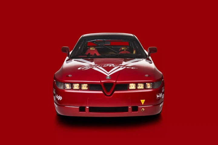 Alfa Romeo SZ così non l'avete mai vista: una rarità