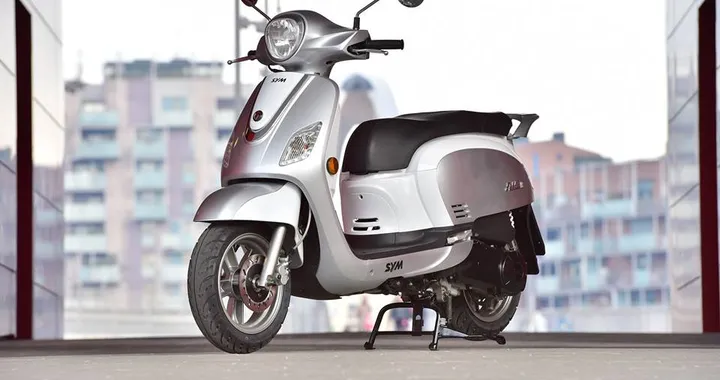 Fiddle III 200 cc nella gamma Sym Classic