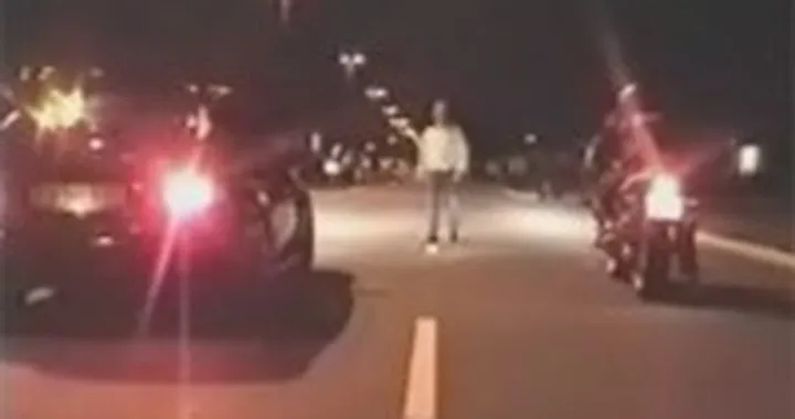 Video Suzuki GSXR 600 vs Ford Escort Cosworth