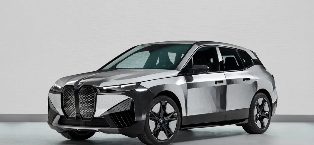 BMW iX Flow Concept al CES 2022