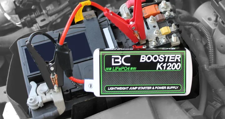 BC Booster K1200: avviatore d'emergenza per moto