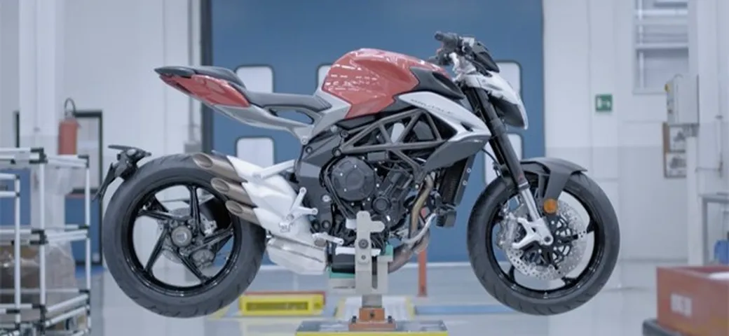Anteprima MV Agusta Brutale 800 MY 2016