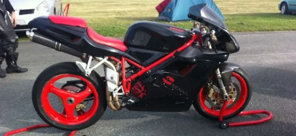 Foto del giorno: Ducati 748s Replica Senna