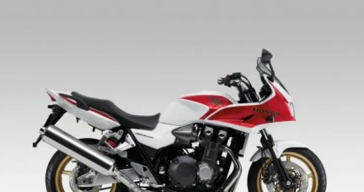 Honda CB1300S ABS 2010: la maxinaked si rinnova