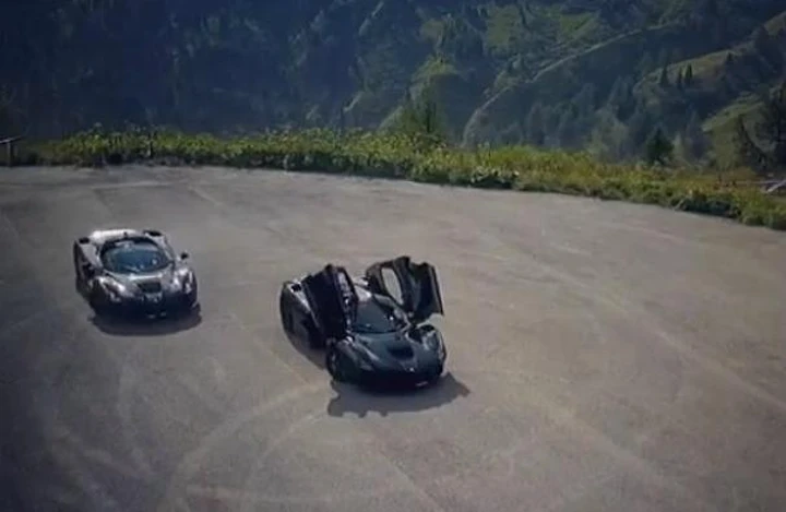 Ferrari LaFerrari Aperta cinge una coupé LaFerrari [Video]