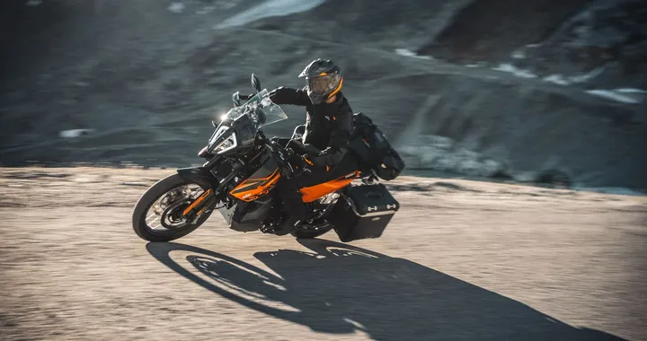 KTM presenta la nuova 890 Adventure: informazioni e caratteristiche