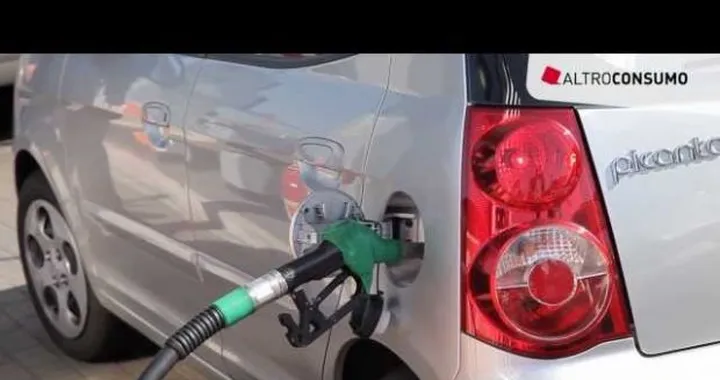 Troppe tasse nel prezzo della benzina /video