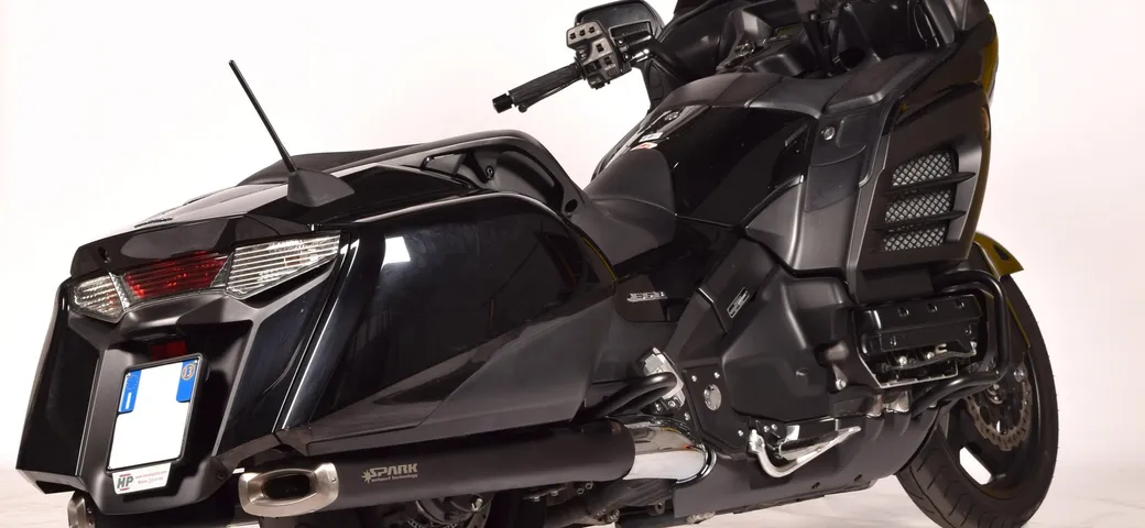 Spark: impianti di scarico per Honda Gold Wing e CRF 450