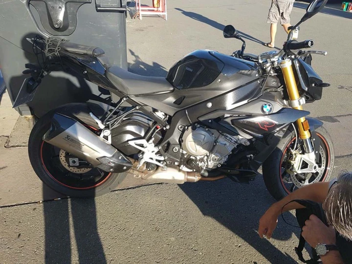 BMW S1000R: avvistato il model year 2017