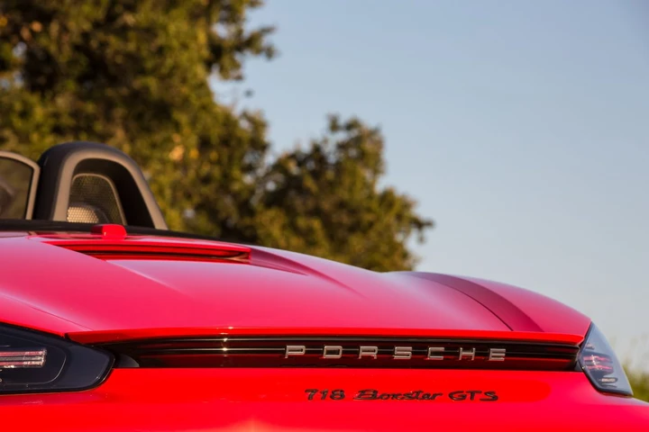 Porsche che retrofront, possibile ritorno dei motori benzina sulle 718