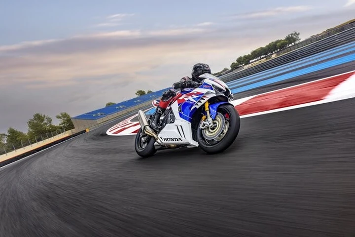 Honda, a Misano il 23 aprile si celebrano i 30 anni della Fireblade