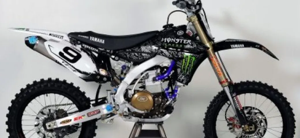Svelate le Yamaha 2010 del Team Monster Energy Motocross