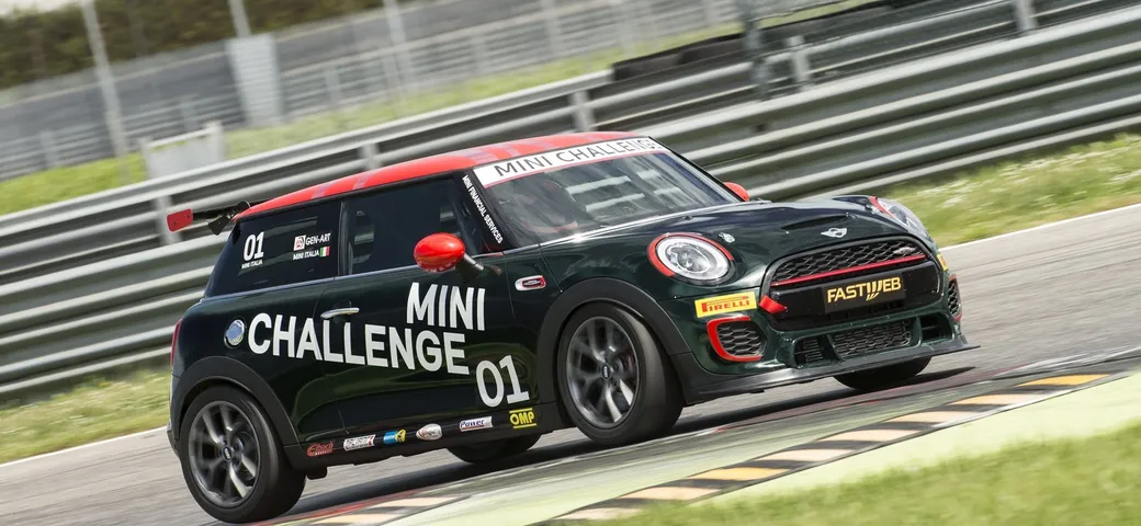 Mini Challenge 2016: più veloci con la nuova auto