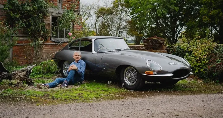 La Jaguar E-Type di "Mr. Bean" è in vendita: occasione speciale