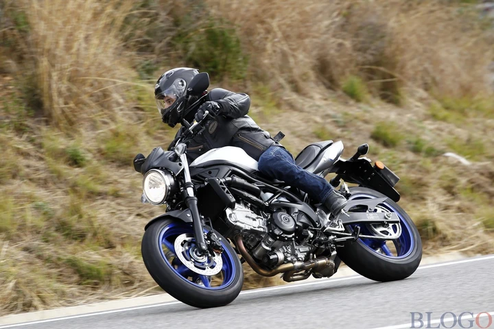Suzuki SV650 2016: primo contatto