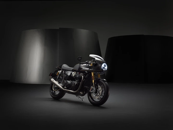 Triumph: il progetto TFC parte con Thruxton e Rocket III