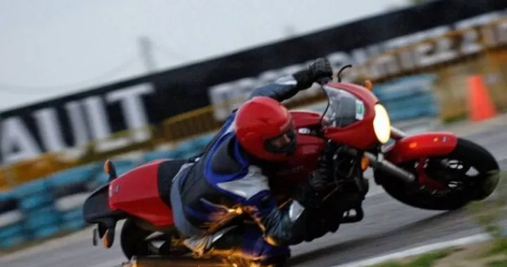 Scatto in Corsa: Runner Ducati Baylisstic