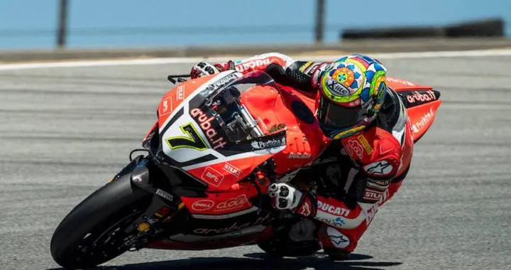 SBK Magny Cours, doppietta Ducati con Chaz Davies. Ma il “ragioniere” Rea (Kawasaki) ha in tasca il mondiale