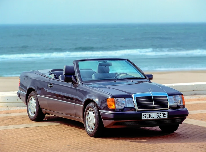 Mercedes-Benz Classe E Cabrio: trent'anni per il modello W124