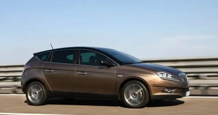 Lancia: la Delta è l'auto ufficiale delle celebrazioni per la caduta del Muro di Berlino