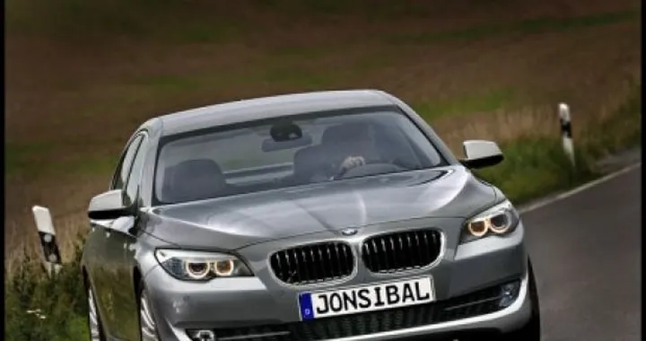Nuova BMW serie 5 F10: la tecnica fa un passo indietro