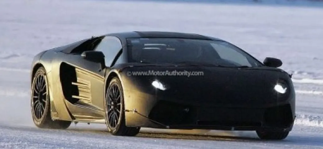 Foto spia nuova Lamborghini Murcielago: si chiamerà Jota?