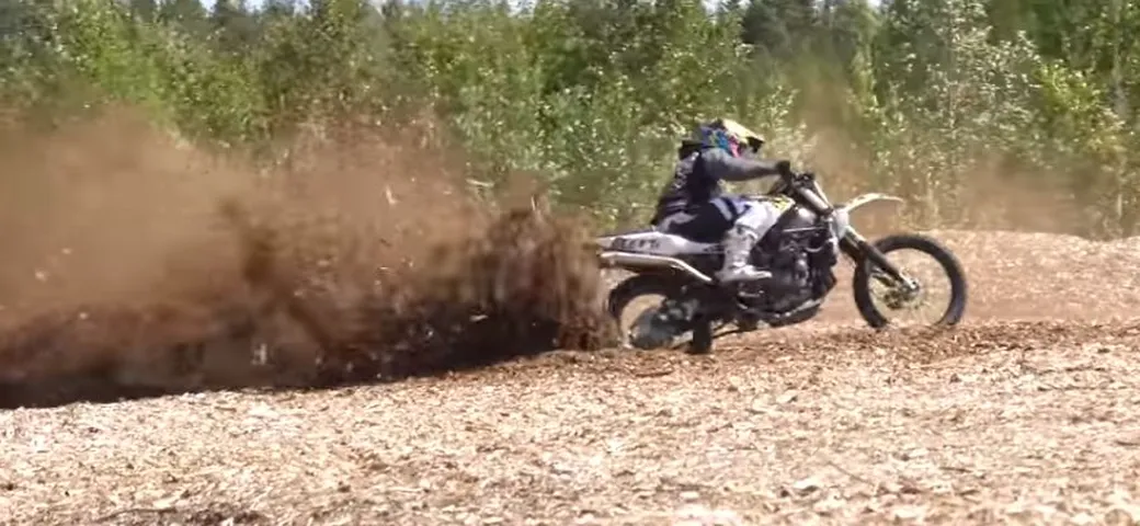 Suzuki GSX-R 1000 Dirt Bike, mostruosa off road da 162 cv